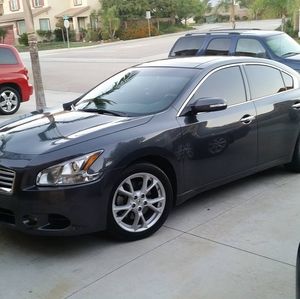 Meet your Posher, Efrain